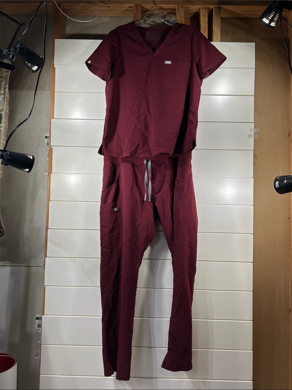 Figs Technical Collection set scrubs Maroon XL pants Large Top